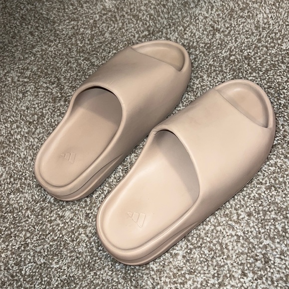 COPY - Yeezy Slides
